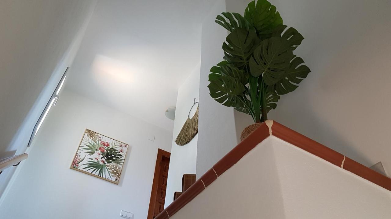 Rosalalinda - Cosy Semi-Detached Home With Sea Views And Large Terrace Морайра Екстер'єр фото